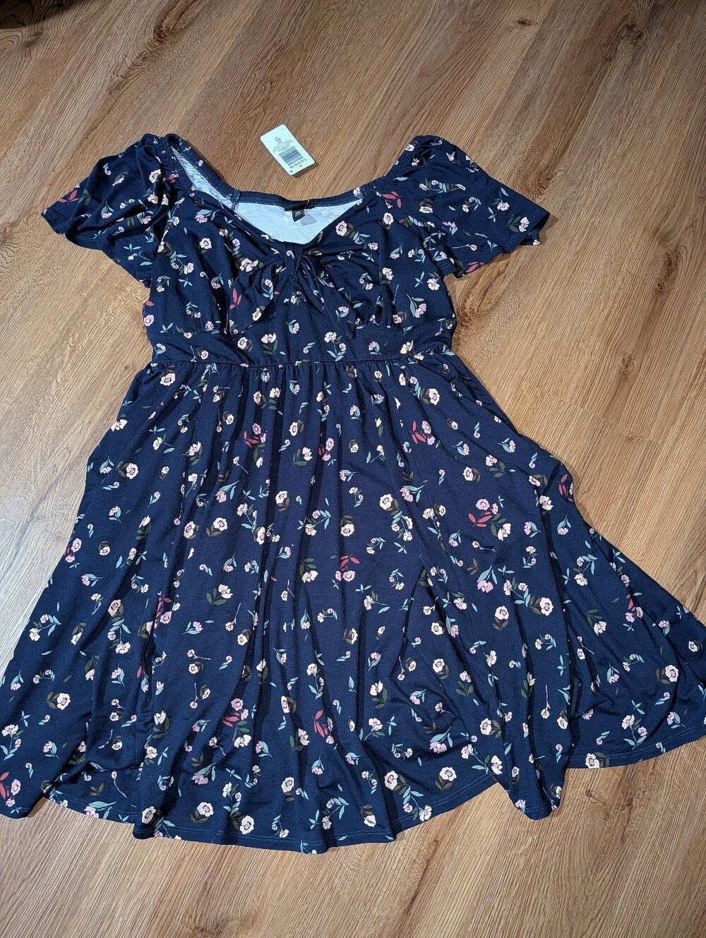 NEW Torrid Navy Floral Flutter Tie Front Dress 00 Large